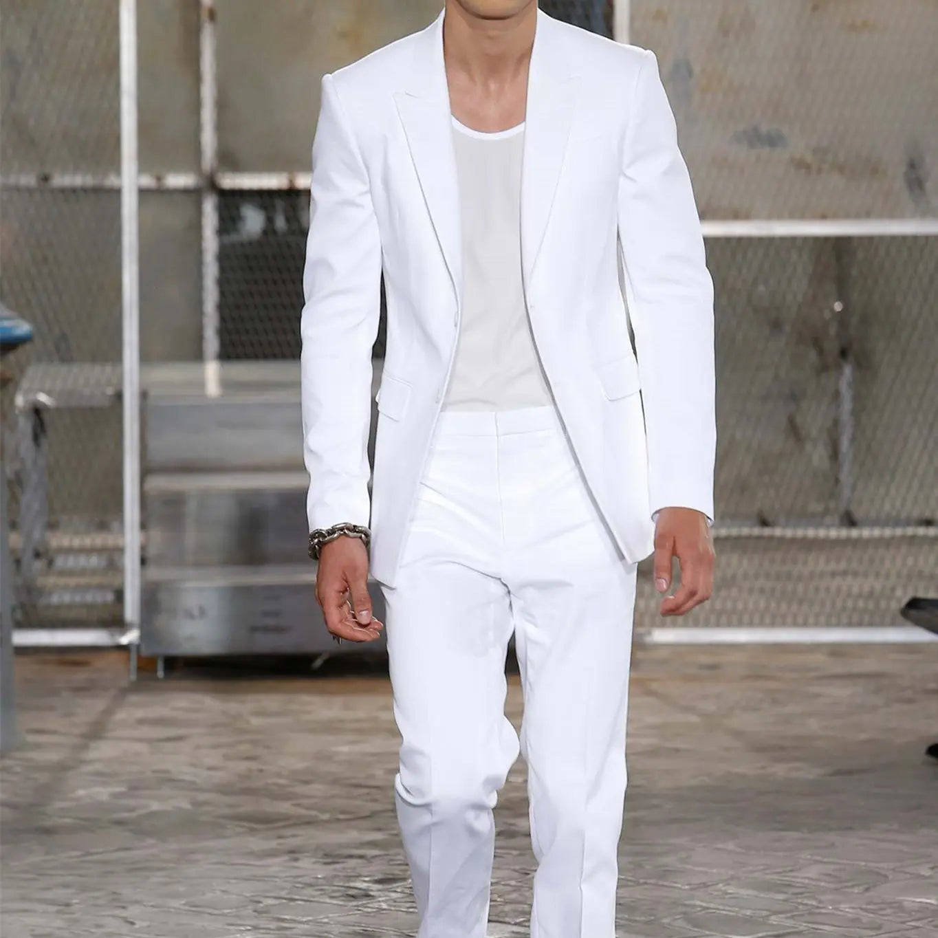 2023 Summer Groom Tuxedo: White Peaked Lapel Blazer & Trousers, 2-Piece Suit