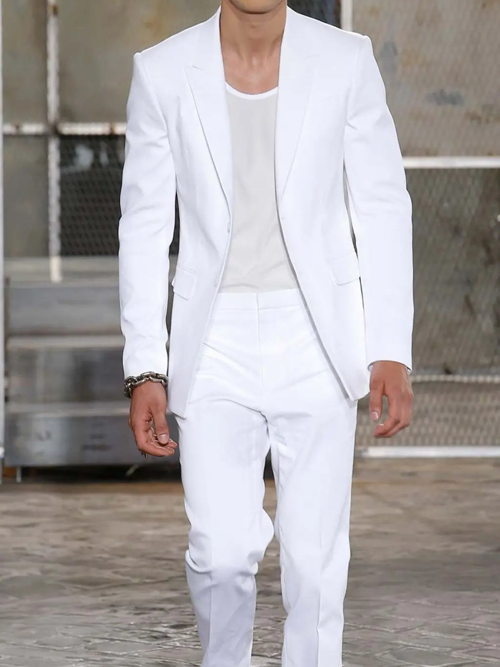 2023 Summer Groom Tuxedo: White Peaked Lapel Blazer & Trousers, 2-Piece Suit