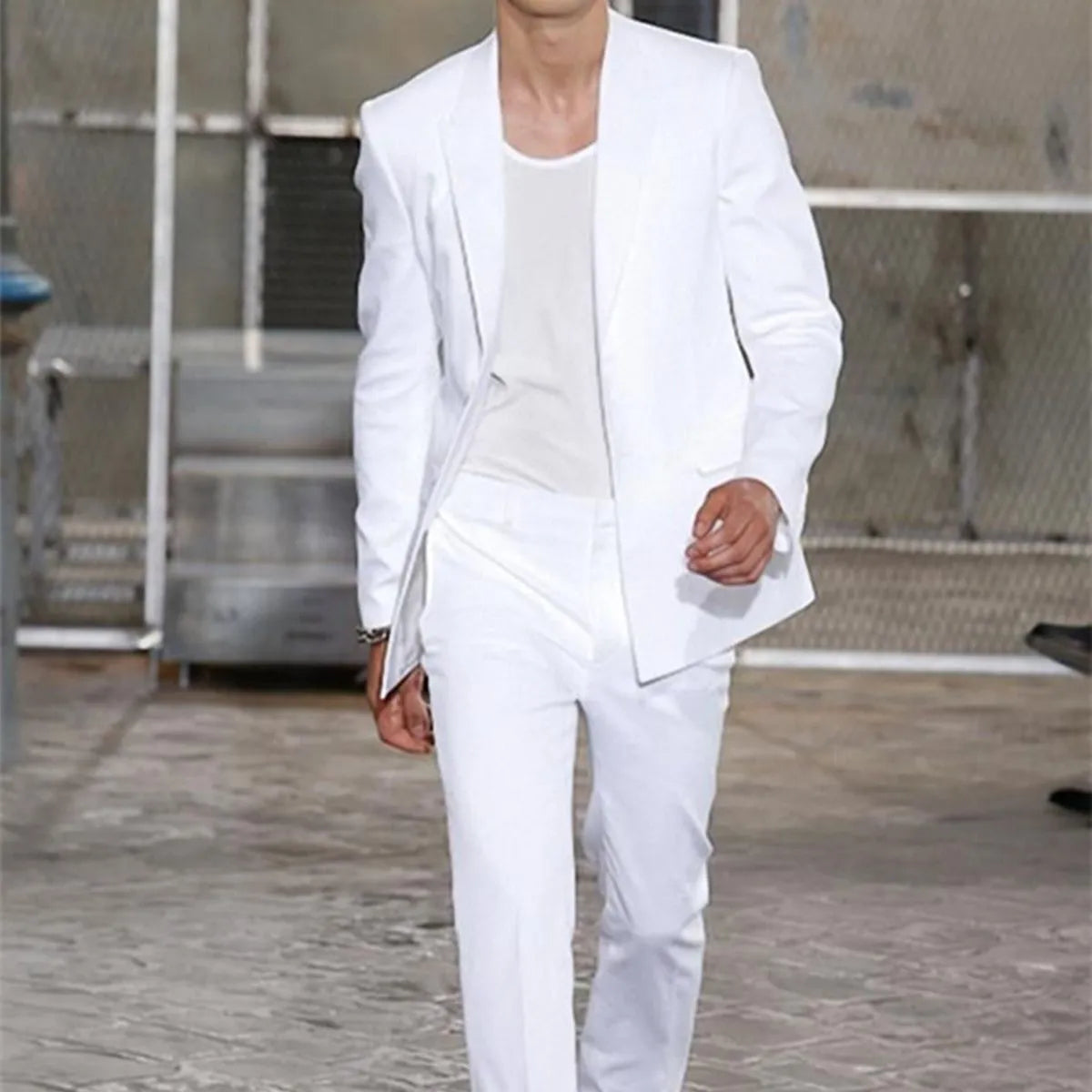 2023 Summer Groom Tuxedo: White Peaked Lapel Blazer & Trousers, 2-Piece Suit