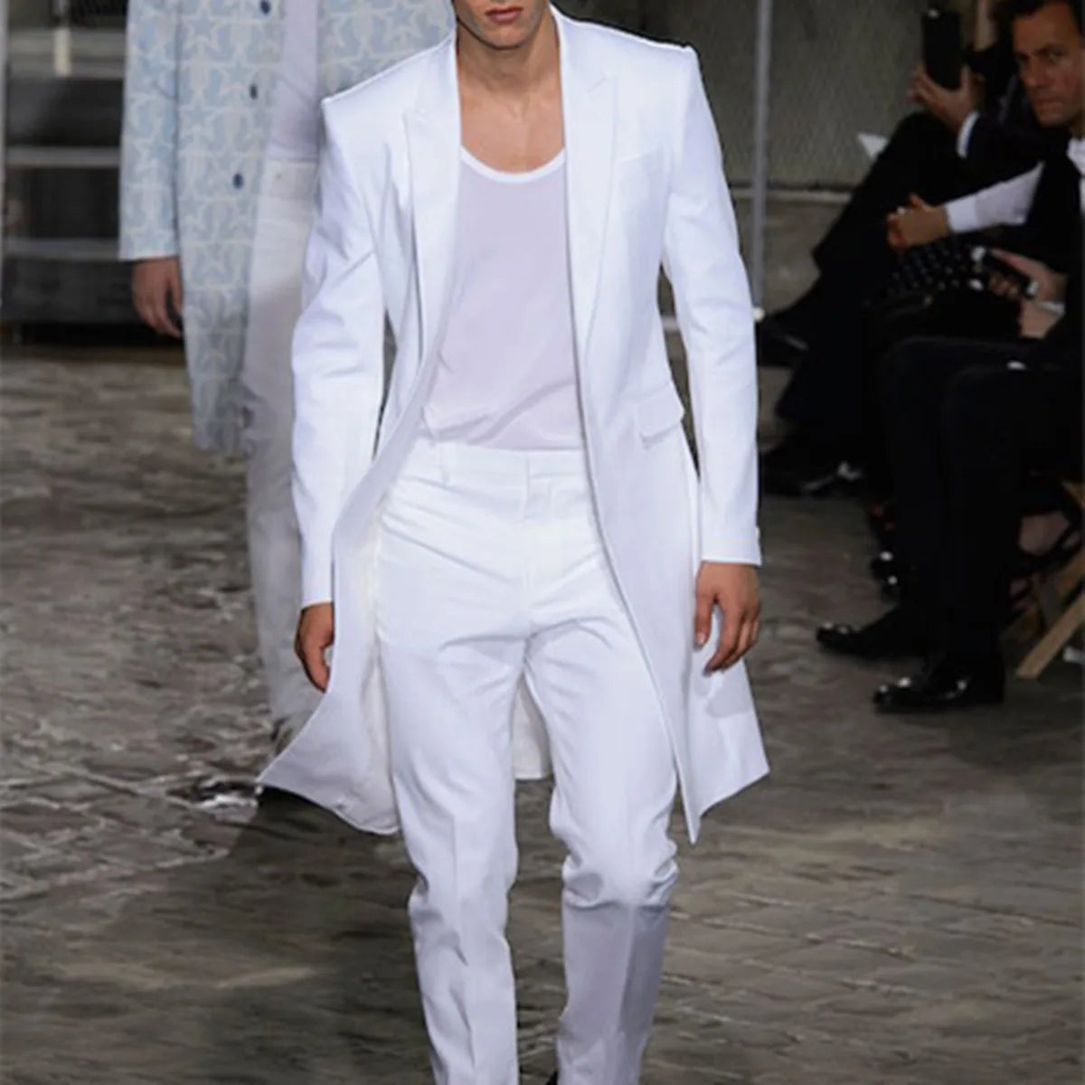 2023 Summer Groom Tuxedo: White Peaked Lapel Blazer & Trousers, 2-Piece Suit